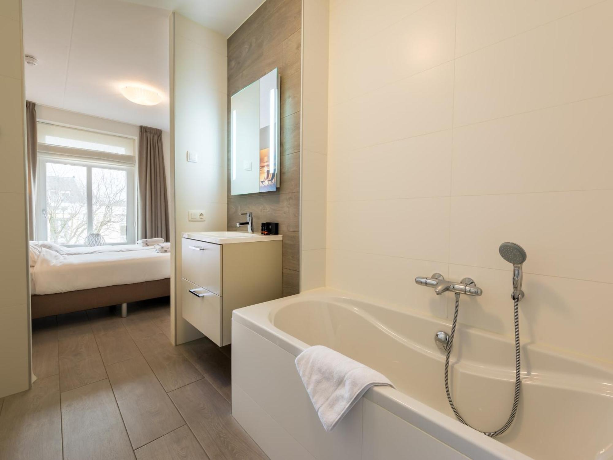 Appartement With Sauna And Air Conditioning, On A 200 M From The Sea